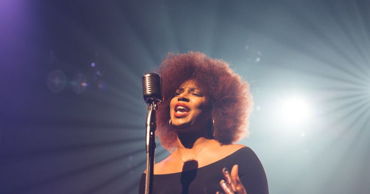 Amelia Barbar serenades audiences with 'Peaches' performance at 2022 Grammys Amelia Barbar serenades audiences with ‘Peaches’ performance at 2022 Grammys